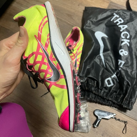 Nike track shoes - Picture 2 of 5